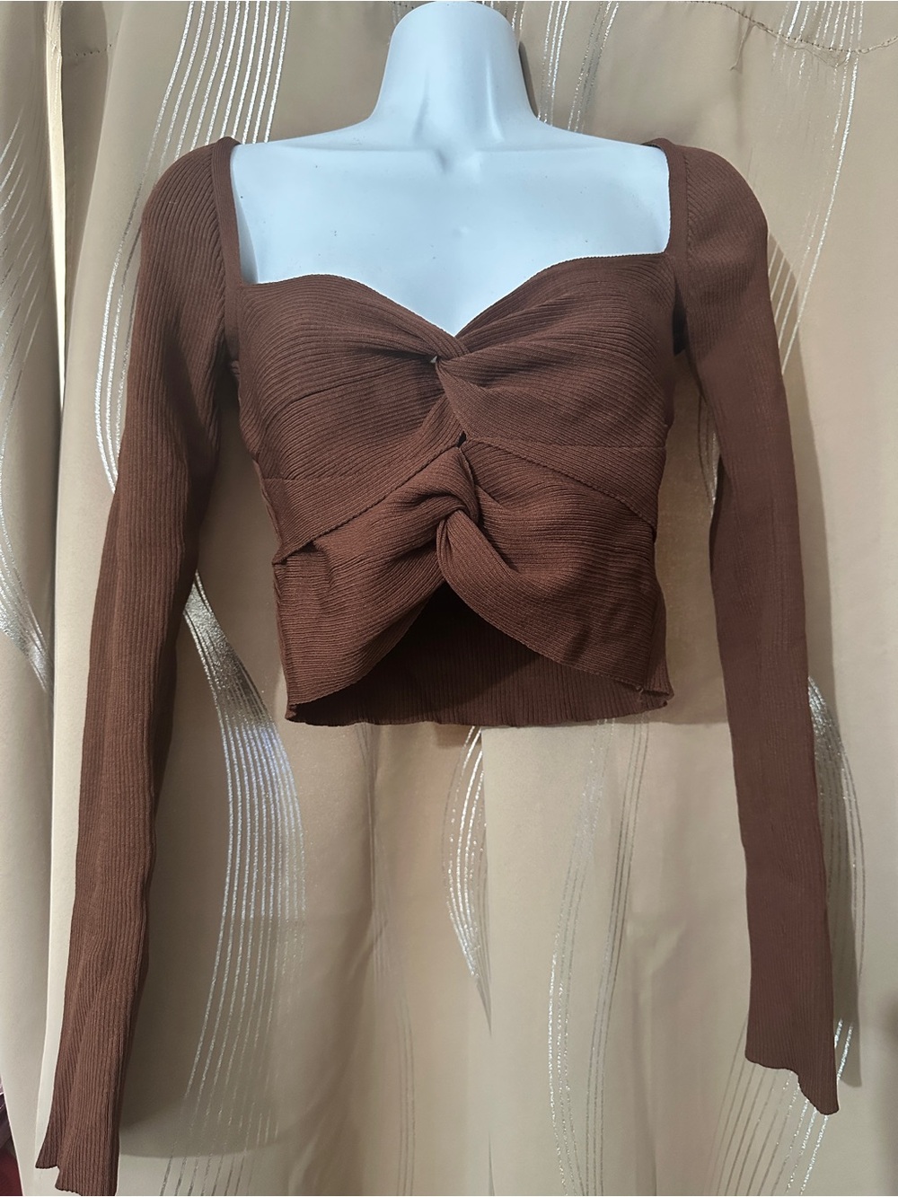 FOREVER 21 Women’s Brown Knitted Twist-Front Long Sleeve Crop Top